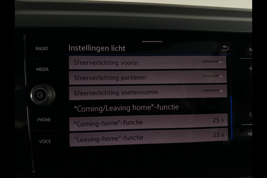 Volkswagen Taigo 1.0 TSI R-Line Pano|Lane Assist|Camera|Stoelverwarming|Carplay|