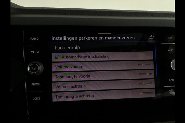Volkswagen Taigo 1.0 TSI R-Line Pano|Lane Assist|Camera|Stoelverwarming|Carplay|