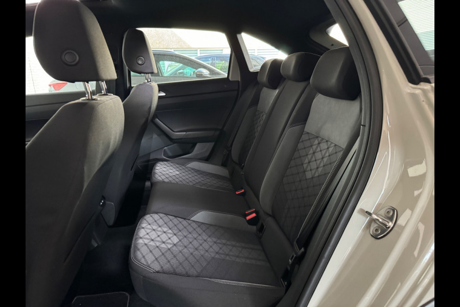 Volkswagen Taigo 1.0 TSI R-Line Pano|Lane Assist|Camera|Stoelverwarming|Carplay|