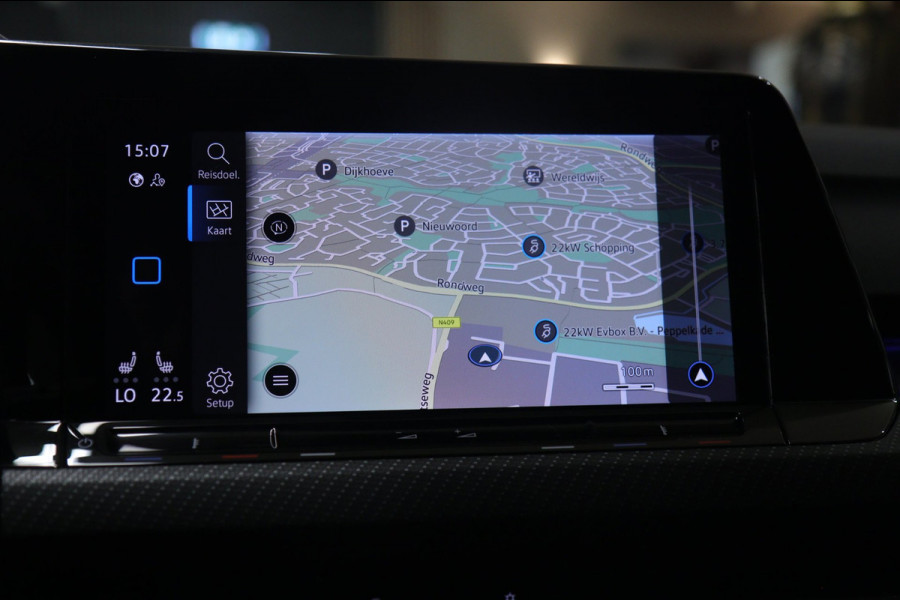 Volkswagen Golf 1.5 eTSI R-Line PANO/CAM/CARPLAY/KEYLES/IQ/ACC/VOL
