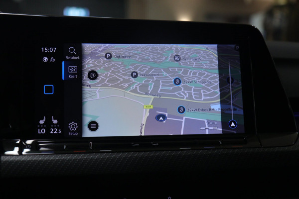 Volkswagen Golf 1.5 eTSI R-Line PANO/CAM/CARPLAY/KEYLES/IQ/ACC/VOL
