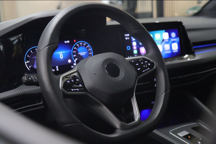 Volkswagen Golf 1.5 eTSI R-Line PANO/CAM/CARPLAY/KEYLES/IQ/ACC/VOL