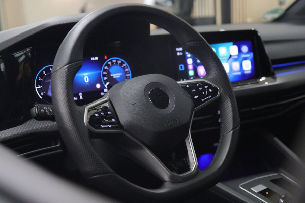 Volkswagen Golf 1.5 eTSI R-Line PANO/CAM/CARPLAY/KEYLES/IQ/ACC/VOL