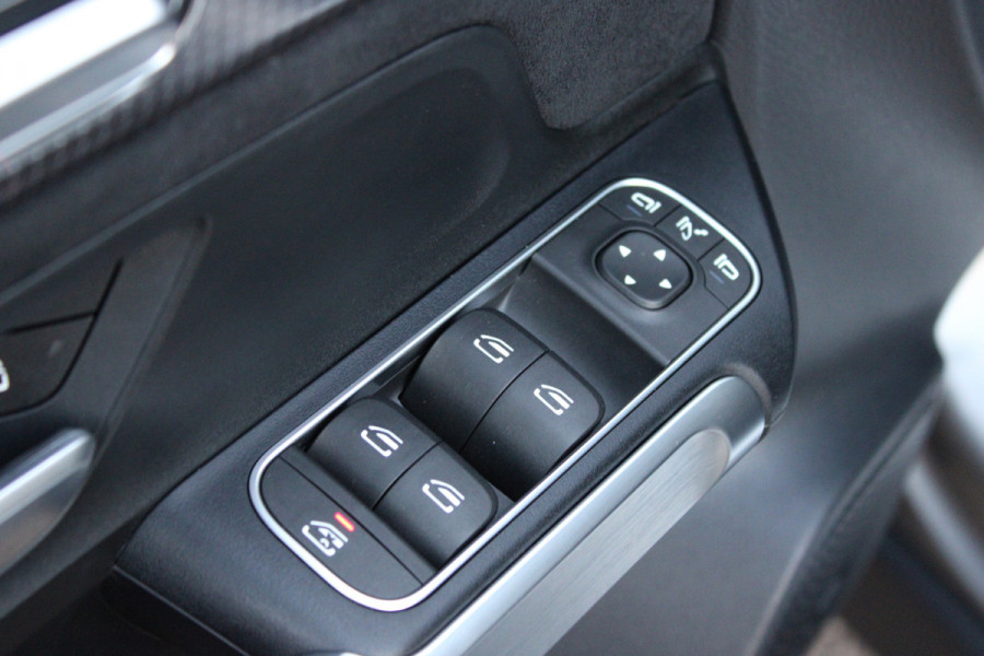 Mercedes-Benz EQB 300 4MATIC AMG Line 67 kWh SOh 97.5% PANO SFEER ILS 360CAMERA 54000KM!!!
