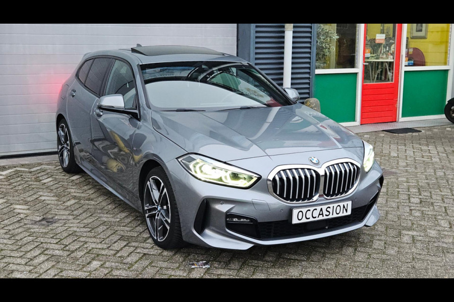 BMW 1-serie 118i M-Sport | Orig. NL | PANO | Sfeerverl. | Carplay | ACC