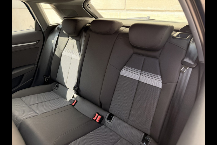 Audi A3 Sportback 35 TFSI S-Tronic 19'' Trekhaak CarPlay LED Navi Cruise Clima