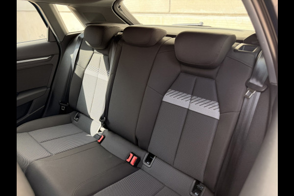 Audi A3 Sportback 35 TFSI S-Tronic 19'' Trekhaak CarPlay LED Navi Cruise Clima