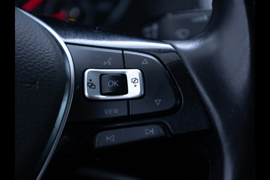 Volkswagen Polo 1.0 TSI R-Line Edition | Trekhaak | Adaptive Cruise | Stoelverwarming | Apple carplay/Android auto Airco, Camera, All-season, DAB, Privacy glas