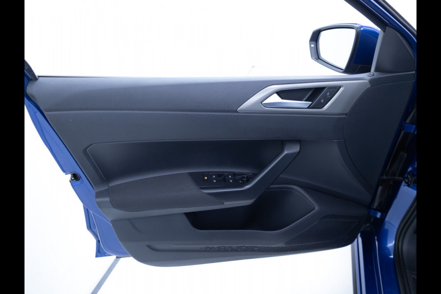Volkswagen Polo 1.0 TSI R-Line Edition | Trekhaak | Adaptive Cruise | Stoelverwarming | Apple carplay/Android auto Airco, Camera, All-season, DAB, Privacy glas