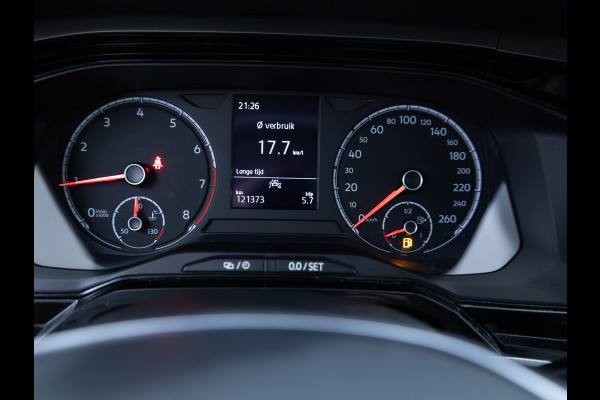 Volkswagen Polo 1.0 TSI R-Line Edition | Trekhaak | Adaptive Cruise | Stoelverwarming | Apple carplay/Android auto Airco, Camera, All-season, DAB, Privacy glas