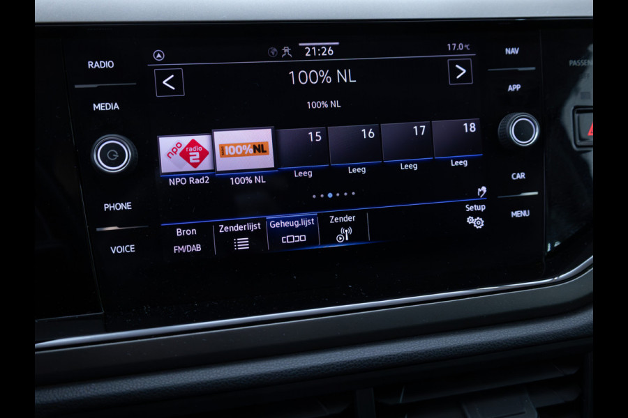 Volkswagen Polo 1.0 TSI R-Line Edition | Trekhaak | Adaptive Cruise | Stoelverwarming | Apple carplay/Android auto Airco, Camera, All-season, DAB, Privacy glas
