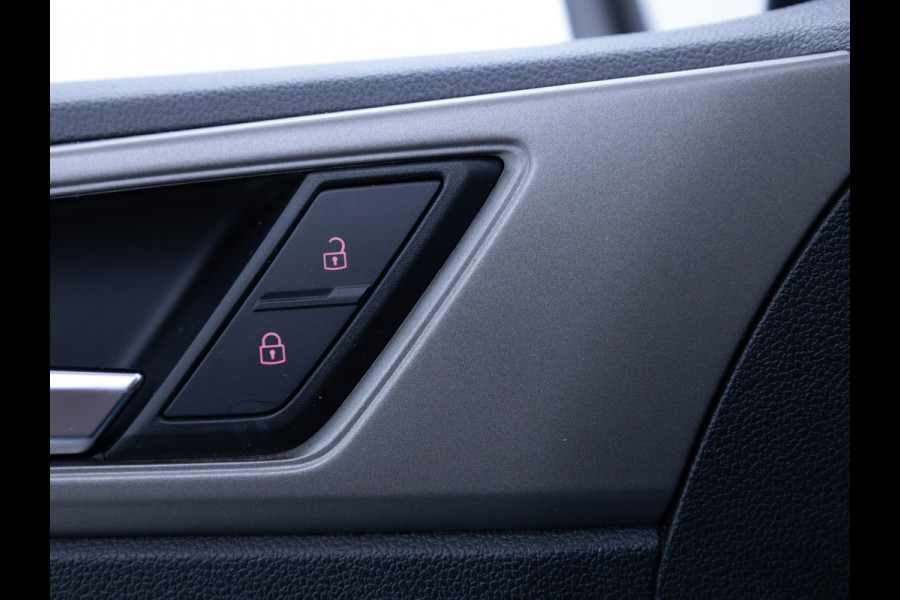 Volkswagen Polo 1.0 TSI R-Line Edition | Trekhaak | Adaptive Cruise | Stoelverwarming | Apple carplay/Android auto Airco, Camera, All-season, DAB, Privacy glas