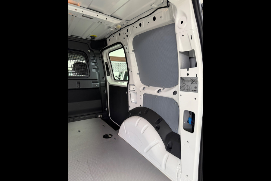 Volkswagen Caddy Cargo 1.5 TSI Camera CarPlay