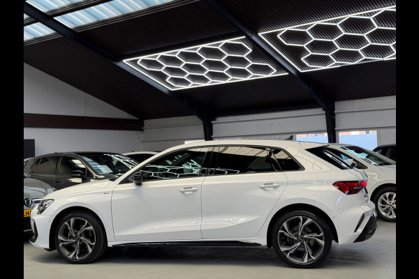 Audi A3 Sportback 35 TFSI S-Line CarPlay Camera Facelift