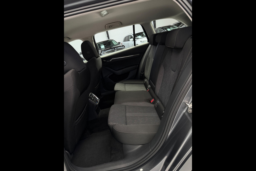Škoda Octavia Combi 1.5 e-TSI CarPlay Camera