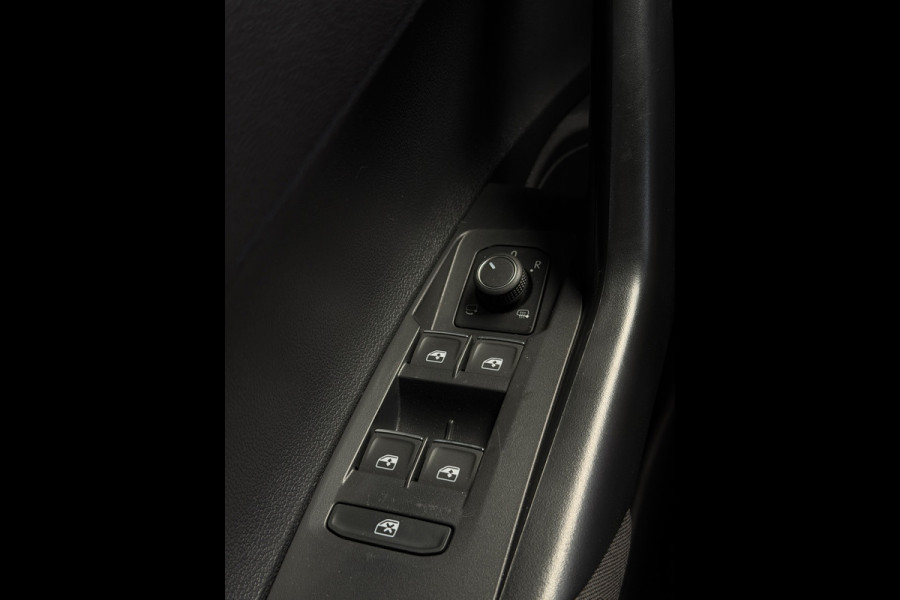 Volkswagen Polo 1.0 TSI CarPlay Camera IQ Lights
