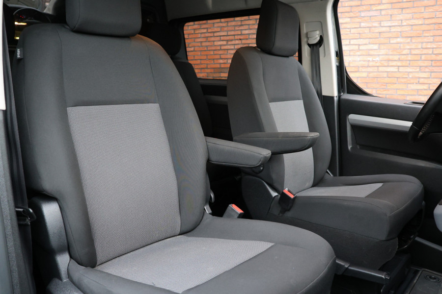 Peugeot Expert 2.0 BlueHDI 180 DC L3H1 XL | Dubbel cabine| Navigatie | CarPlay | Camera | Head-Up | Dodehoek detector | Trekhaak | F1 Flippers | Climate control | 5-Zitter | Nieuwe APK | Carpass