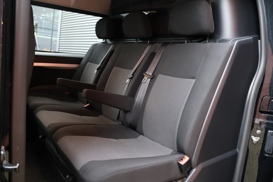 Peugeot Expert 2.0 BlueHDI 180 DC L3H1 XL | Dubbel cabine| Navigatie | CarPlay | Camera | Head-Up | Dodehoek detector | Trekhaak | F1 Flippers | Climate control | 5-Zitter | Nieuwe APK | Carpass