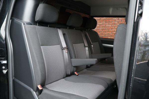 Peugeot Expert 2.0 BlueHDI 180 DC L3H1 XL | Dubbel cabine| Navigatie | CarPlay | Camera | Head-Up | Dodehoek detector | Trekhaak | F1 Flippers | Climate control | 5-Zitter | Nieuwe APK | Carpass
