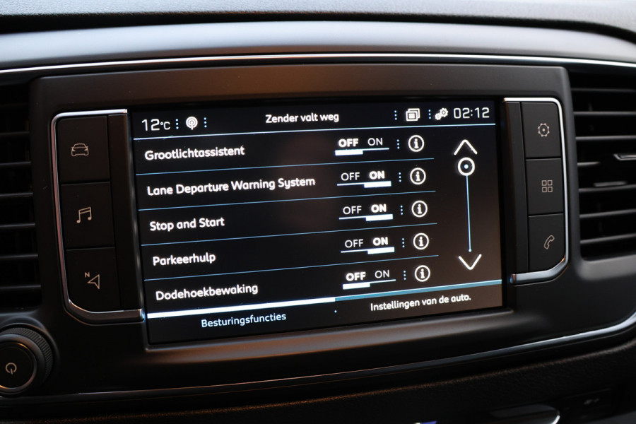 Peugeot Expert 2.0 BlueHDI 180 DC L3H1 XL | Dubbel cabine| Navigatie | CarPlay | Camera | Head-Up | Dodehoek detector | Trekhaak | F1 Flippers | Climate control | 5-Zitter | Nieuwe APK | Carpass