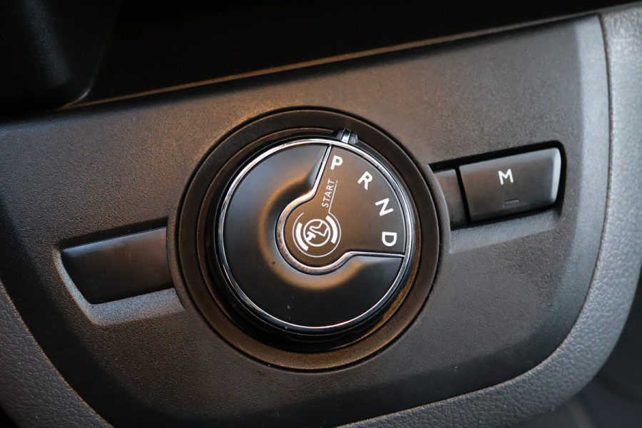 Peugeot Expert 2.0 BlueHDI 180 DC L3H1 XL | Dubbel cabine| Navigatie | CarPlay | Camera | Head-Up | Dodehoek detector | Trekhaak | F1 Flippers | Climate control | 5-Zitter | Nieuwe APK | Carpass