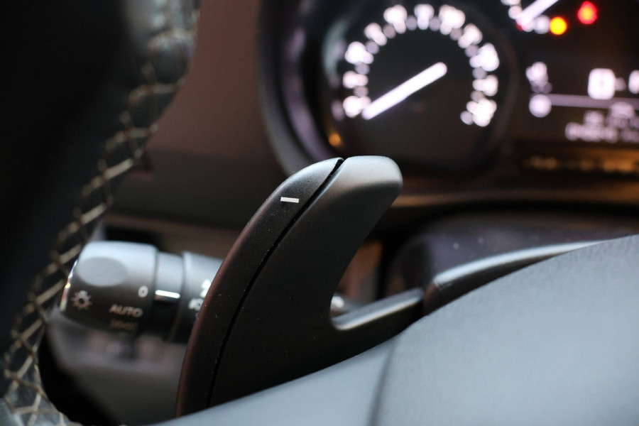 Peugeot Expert 2.0 BlueHDI 180 DC L3H1 XL | Dubbel cabine| Navigatie | CarPlay | Camera | Head-Up | Dodehoek detector | Trekhaak | F1 Flippers | Climate control | 5-Zitter | Nieuwe APK | Carpass