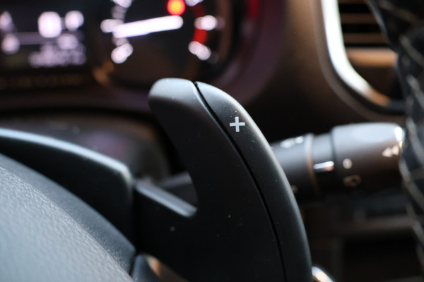 Peugeot Expert 2.0 BlueHDI 180 DC L3H1 XL | Dubbel cabine| Navigatie | CarPlay | Camera | Head-Up | Dodehoek detector | Trekhaak | F1 Flippers | Climate control | 5-Zitter | Nieuwe APK | Carpass