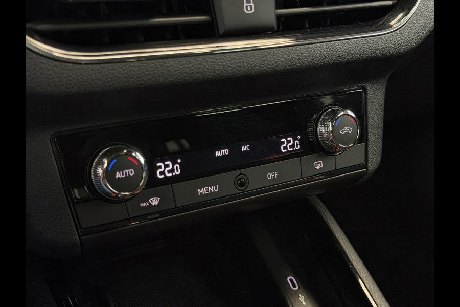 Škoda Kamiq 1.5 TSI Monte Carlo Pano CarPlay Camera