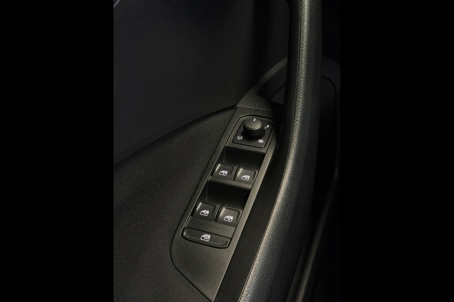 Škoda Kamiq 1.5 TSI Monte Carlo Pano CarPlay Camera