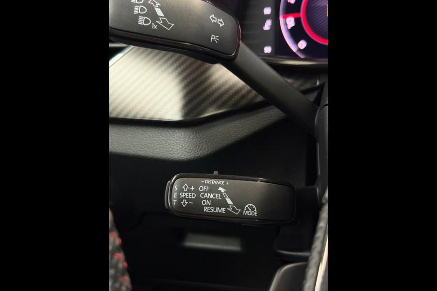 Škoda Kamiq 1.5 TSI Monte Carlo Pano CarPlay Camera