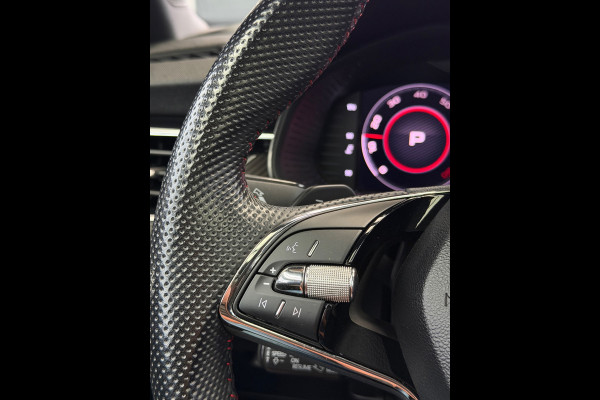 Škoda Kamiq 1.5 TSI Monte Carlo Pano CarPlay Camera