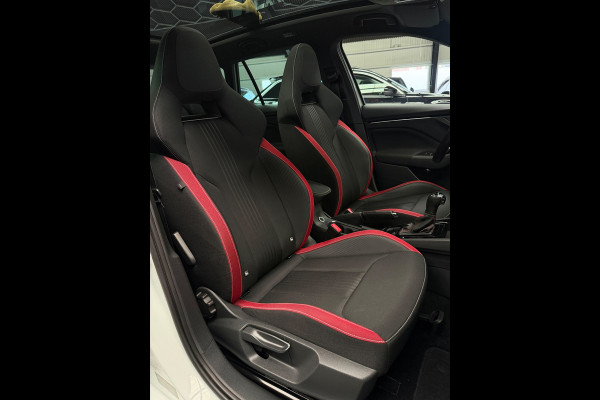 Škoda Kamiq 1.5 TSI Monte Carlo Pano CarPlay Camera