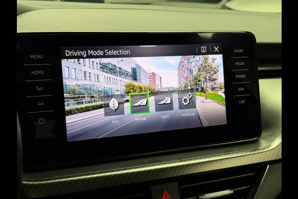 Škoda Kamiq 1.0 TSI Monte Carlo Pano Camera CarPlay
