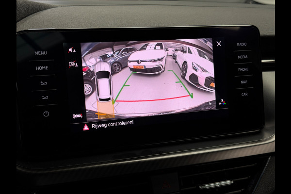 Škoda Kamiq 1.0 TSI Monte Carlo Pano Camera CarPlay