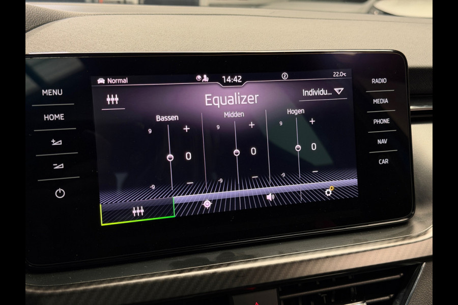 Škoda Kamiq 1.0 TSI Monte Carlo Pano Camera CarPlay