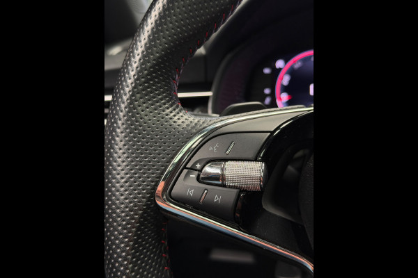 Škoda Kamiq 1.0 TSI Monte Carlo Pano Camera CarPlay