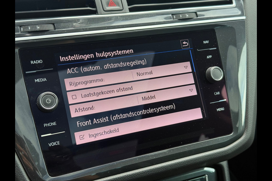 Volkswagen Tiguan 1.5 TSI ACT Business | Pano | Virtual | ACC