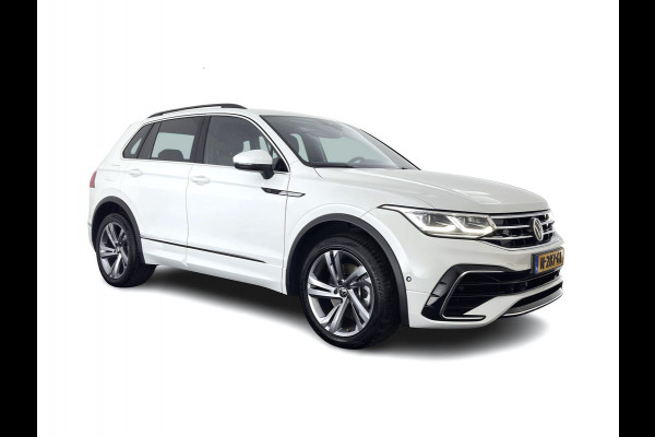 Volkswagen Tiguan 2.0 TDI 4Motion (INCL.BTW) Aut. *LEATHER-FABRIC | FLL-LED | DIGI-COCKPIT | ADAPTIVE-CRUISE | CAMERA | NAVI-FULLMAP | HEATED-SPORTSEATS | BLIND-SPOT | PRIVACY-GLASS | TOWBAR | 19''ALU*