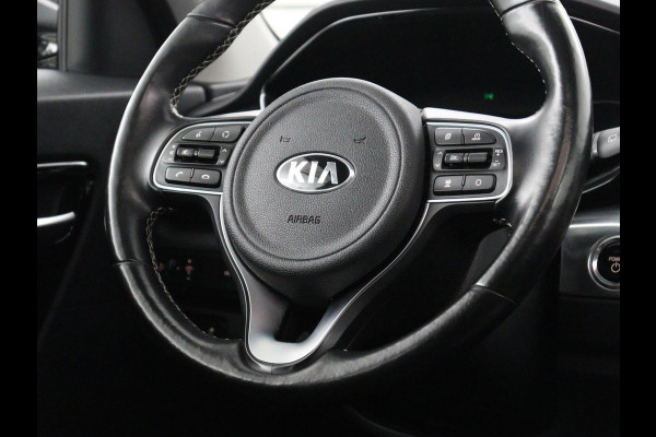 Kia e-Niro DynamicPlusLine 64 kWh | SOH 95,3% | Panoramadak | Half leder | Stuur/stoel verwarming | Adaptive cruise | Lane assist | Climate control | Carplay | Camera | Park assist | Full LED