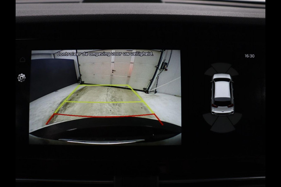 Kia e-Niro DynamicPlusLine 64 kWh | SOH 95,3% | Panoramadak | Half leder | Stuur/stoel verwarming | Adaptive cruise | Lane assist | Climate control | Carplay | Camera | Park assist | Full LED