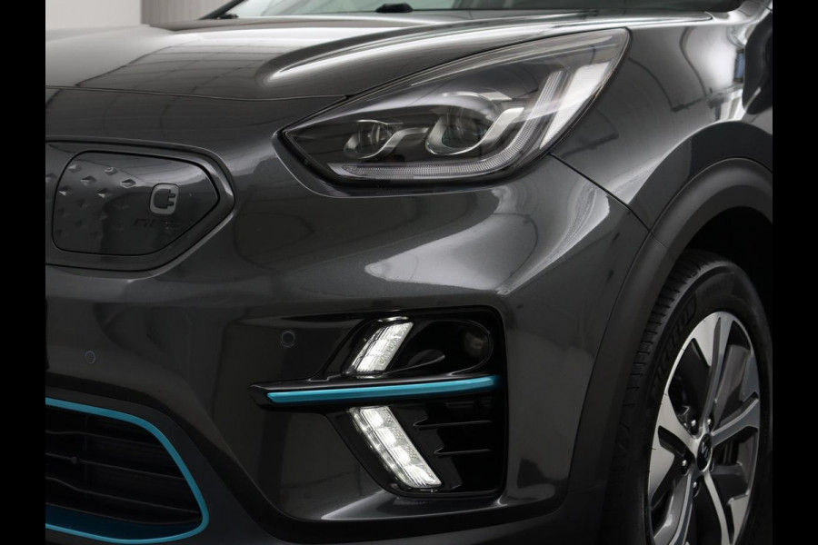 Kia e-Niro DynamicPlusLine 64 kWh | SOH 95,3% | Panoramadak | Half leder | Stuur/stoel verwarming | Adaptive cruise | Lane assist | Climate control | Carplay | Camera | Park assist | Full LED