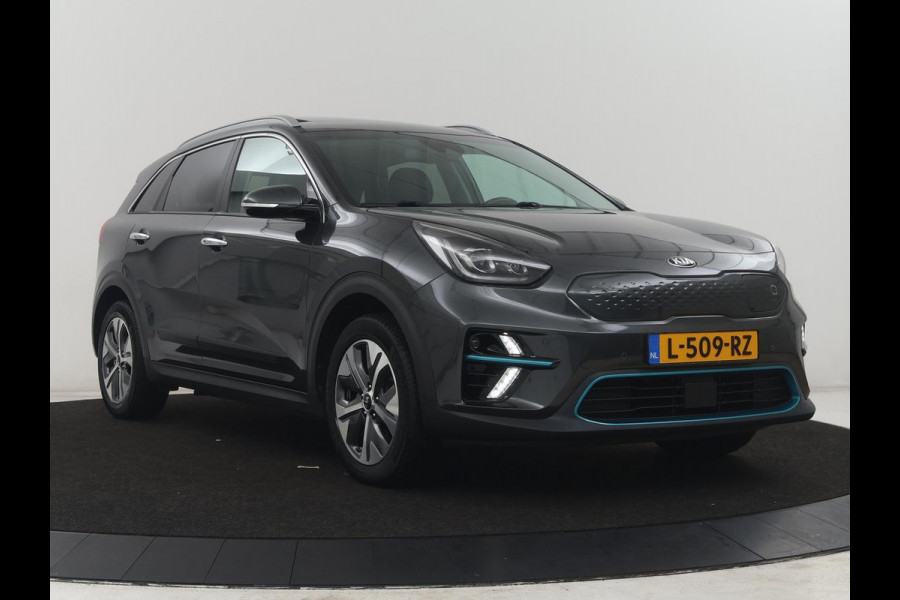 Kia e-Niro DynamicPlusLine 64 kWh | SOH 95,3% | Panoramadak | Half leder | Stuur/stoel verwarming | Adaptive cruise | Lane assist | Climate control | Carplay | Camera | Park assist | Full LED