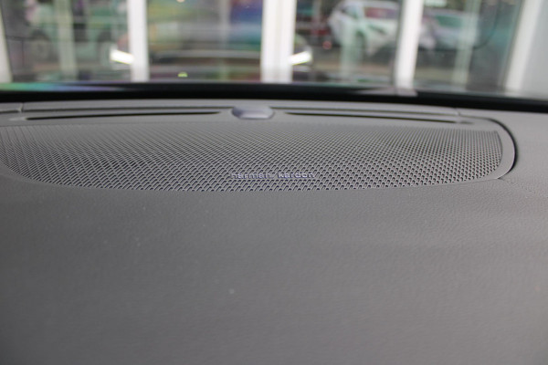 Volvo V90 2.0 T4 210PK R-DESIGN POLESTAR ENGINEERD | LUXURY LINE - PANORAMISCH SCHUIF/KANTEL DAK/HEAD-UP DISPLAY/PARK ASSIST CAMERA ACHTER/MET LEER BEKLEED DASHBOARD | PREMIUM AUDIO BY HARMAN KARDON PREMIUM AUDIO | R-DESIGN GEPERFOREERD NAPPA LEDEREN BEKLEDING MET CONTOURSTOELEN (SPORTSTOELEN) MET VERSTELBARE ZITVERLENGING | POWERSEATS -ELEKTRISCH VERSTELBARE VOORSTOELEN MET GEHEUGEN FUNCTIE OP BEIDE STOELEN | SCANDINAVIAN LINE - PARKEERVERWARMING MET TIMER (STANDKACHEL) / STOEL & STUUR VERWARMING / ACHTERBANK VERWARMING | ADAPTIVE CRUISECONTROL MET PILOT ASSIST | FULL LED KOPLA