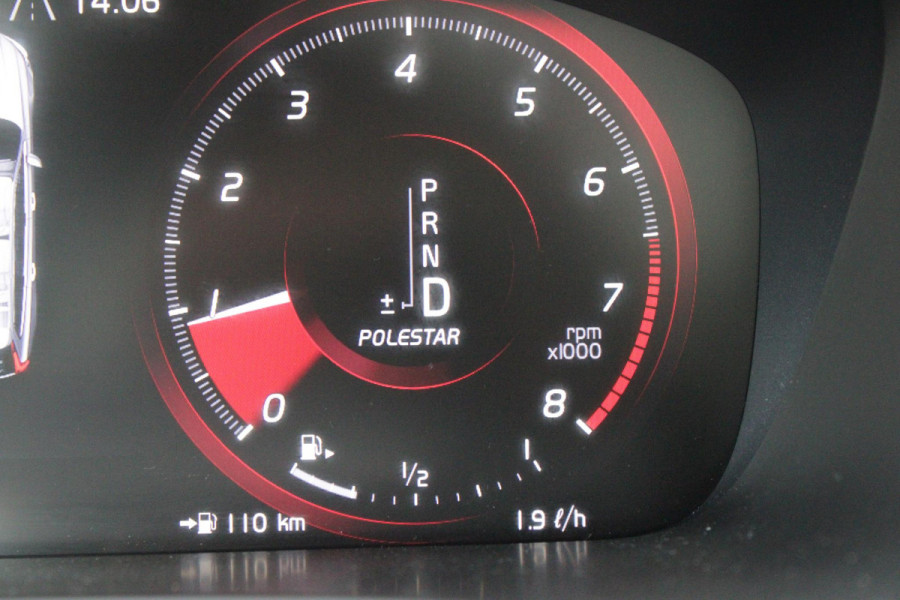 Volvo V90 2.0 T4 210PK R-DESIGN POLESTAR ENGINEERD | LUXURY LINE - PANORAMISCH SCHUIF/KANTEL DAK/HEAD-UP DISPLAY/PARK ASSIST CAMERA ACHTER/MET LEER BEKLEED DASHBOARD | PREMIUM AUDIO BY HARMAN KARDON PREMIUM AUDIO | R-DESIGN GEPERFOREERD NAPPA LEDEREN BEKLEDING MET CONTOURSTOELEN (SPORTSTOELEN) MET VERSTELBARE ZITVERLENGING | POWERSEATS -ELEKTRISCH VERSTELBARE VOORSTOELEN MET GEHEUGEN FUNCTIE OP BEIDE STOELEN | SCANDINAVIAN LINE - PARKEERVERWARMING MET TIMER (STANDKACHEL) / STOEL & STUUR VERWARMING / ACHTERBANK VERWARMING | ADAPTIVE CRUISECONTROL MET PILOT ASSIST | FULL LED KOPLA