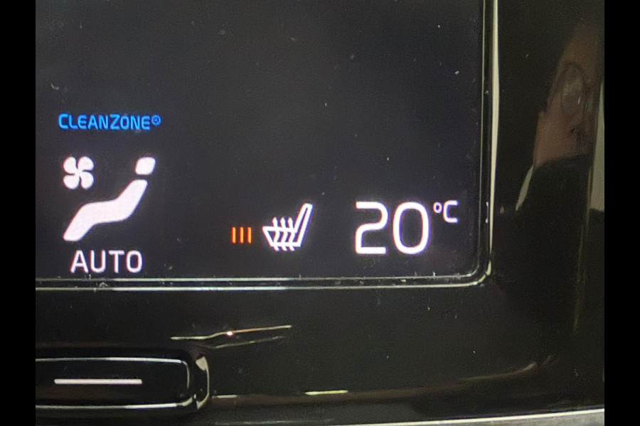 Volvo V90 2.0 T4 210PK R-DESIGN POLESTAR ENGINEERD | LUXURY LINE - PANORAMISCH SCHUIF/KANTEL DAK/HEAD-UP DISPLAY/PARK ASSIST CAMERA ACHTER/MET LEER BEKLEED DASHBOARD | PREMIUM AUDIO BY HARMAN KARDON PREMIUM AUDIO | R-DESIGN GEPERFOREERD NAPPA LEDEREN BEKLEDING MET CONTOURSTOELEN (SPORTSTOELEN) MET VERSTELBARE ZITVERLENGING | POWERSEATS -ELEKTRISCH VERSTELBARE VOORSTOELEN MET GEHEUGEN FUNCTIE OP BEIDE STOELEN | SCANDINAVIAN LINE - PARKEERVERWARMING MET TIMER (STANDKACHEL) / STOEL & STUUR VERWARMING / ACHTERBANK VERWARMING | ADAPTIVE CRUISECONTROL MET PILOT ASSIST | FULL LED KOPLA