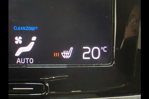 Volvo V90 2.0 T4 210PK R-DESIGN POLESTAR ENGINEERD | LUXURY LINE - PANORAMISCH SCHUIF/KANTEL DAK/HEAD-UP DISPLAY/PARK ASSIST CAMERA ACHTER/MET LEER BEKLEED DASHBOARD | PREMIUM AUDIO BY HARMAN KARDON PREMIUM AUDIO | R-DESIGN GEPERFOREERD NAPPA LEDEREN BEKLEDING MET CONTOURSTOELEN (SPORTSTOELEN) MET VERSTELBARE ZITVERLENGING | POWERSEATS -ELEKTRISCH VERSTELBARE VOORSTOELEN MET GEHEUGEN FUNCTIE OP BEIDE STOELEN | SCANDINAVIAN LINE - PARKEERVERWARMING MET TIMER (STANDKACHEL) / STOEL & STUUR VERWARMING / ACHTERBANK VERWARMING | ADAPTIVE CRUISECONTROL MET PILOT ASSIST | FULL LED KOPLA