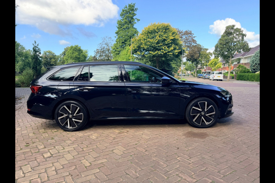 Škoda Octavia Combi 1.0 e-TSI Sport Business | DSG | CarPlay | Trekhaak | Luxe!