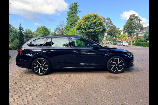 Škoda Octavia Combi 1.0 e-TSI Sport Business | DSG | CarPlay | Trekhaak | Luxe!