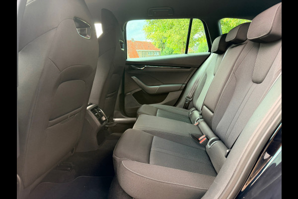 Škoda Octavia Combi 1.0 e-TSI Sport Business | DSG | CarPlay | Trekhaak | Luxe!