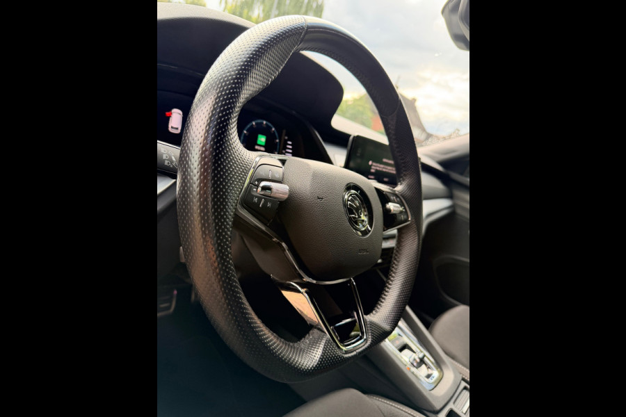 Škoda Octavia Combi 1.0 e-TSI Sport Business | DSG | CarPlay | Trekhaak | Luxe!